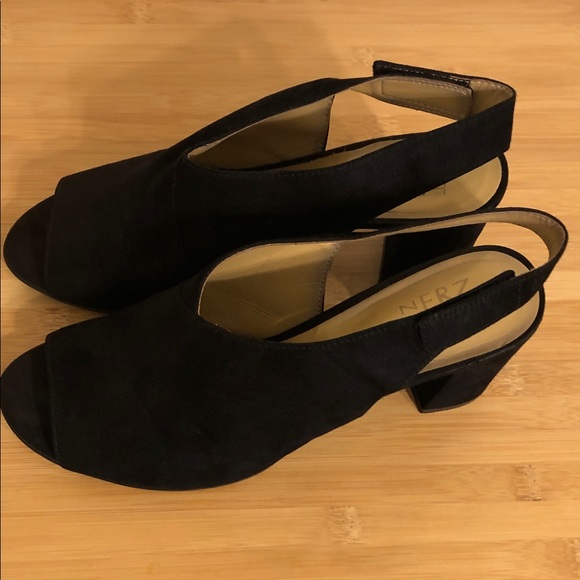 Naturalizer Preston Black Suede Heels Sandals open toe Women's Size 9.5 M - Picture 2 of 9